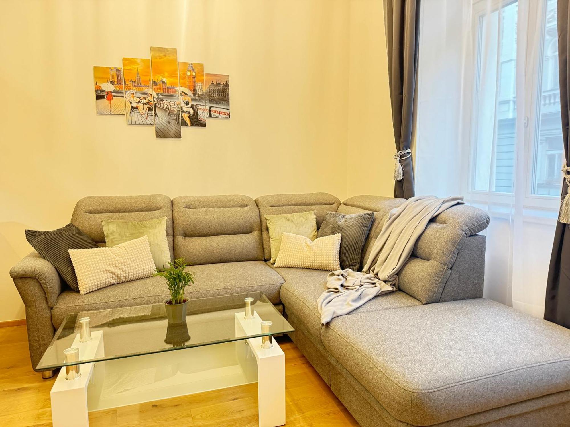 Free Parking - Cozy Near Vysehrad Railway Bridge Apartmán *