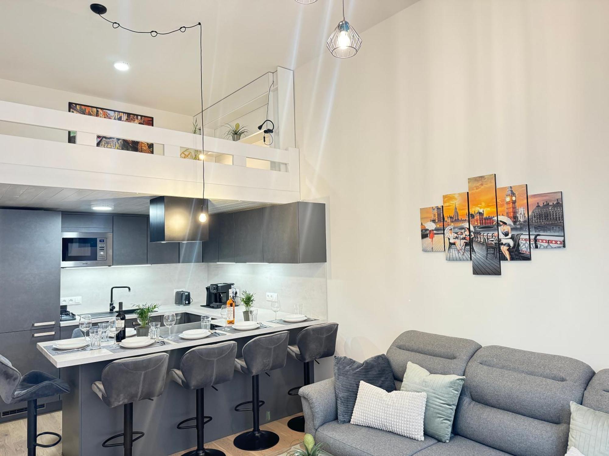 Free Parking - Cozy Near Vysehrad Railway Bridge Apartmán