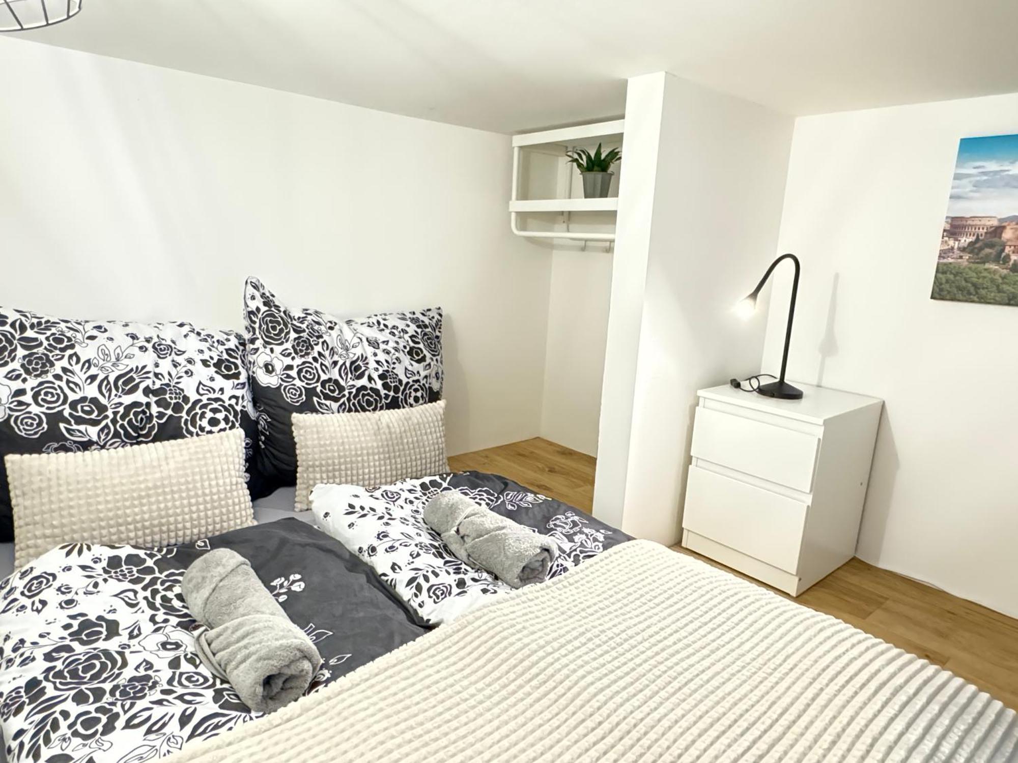Free Parking - Cozy Near Vysehrad Railway Bridge Apartmán